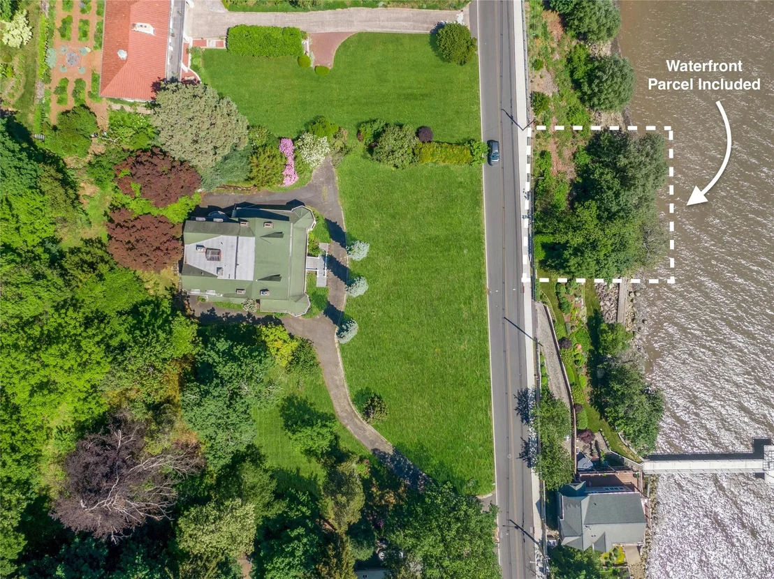 Photo of 225 River Road