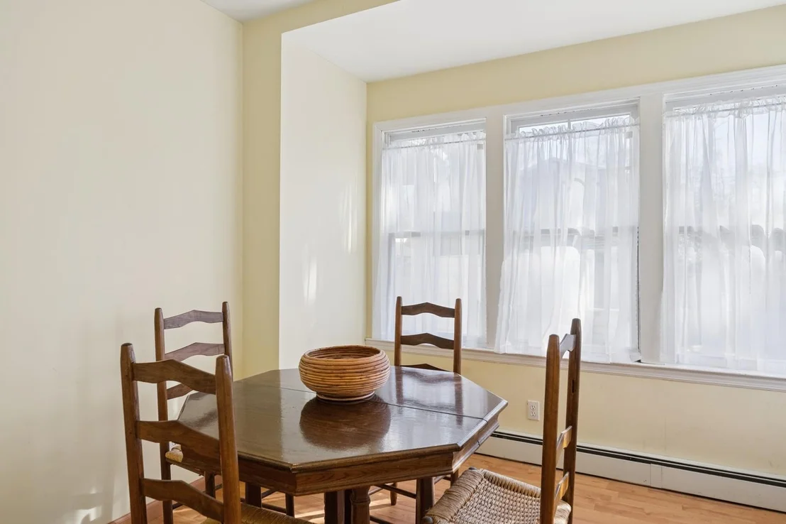 Photo of 807 Meadow Road
