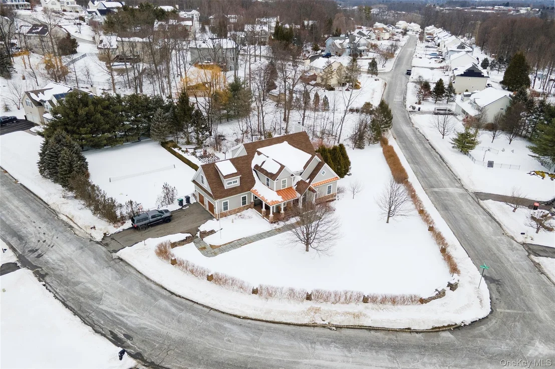 Photo of 1016 Forest Glen