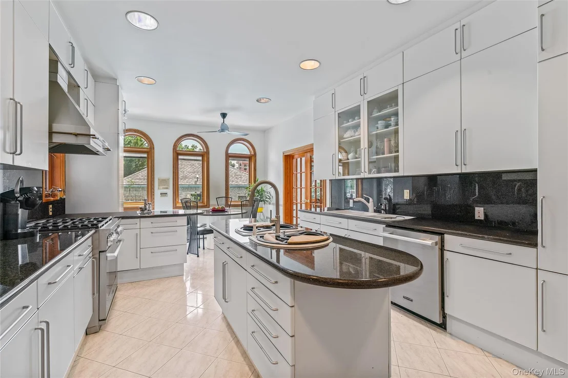 Photo of 6 Summit Place