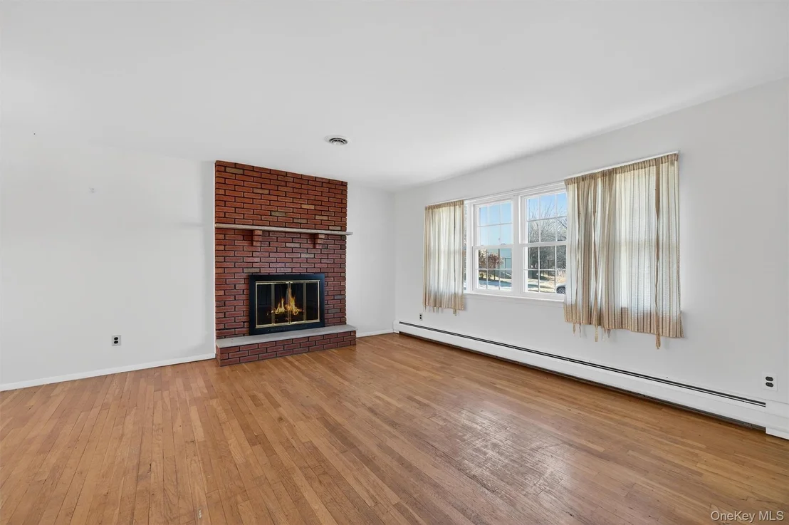 Photo of 11 Hilltop Lane
