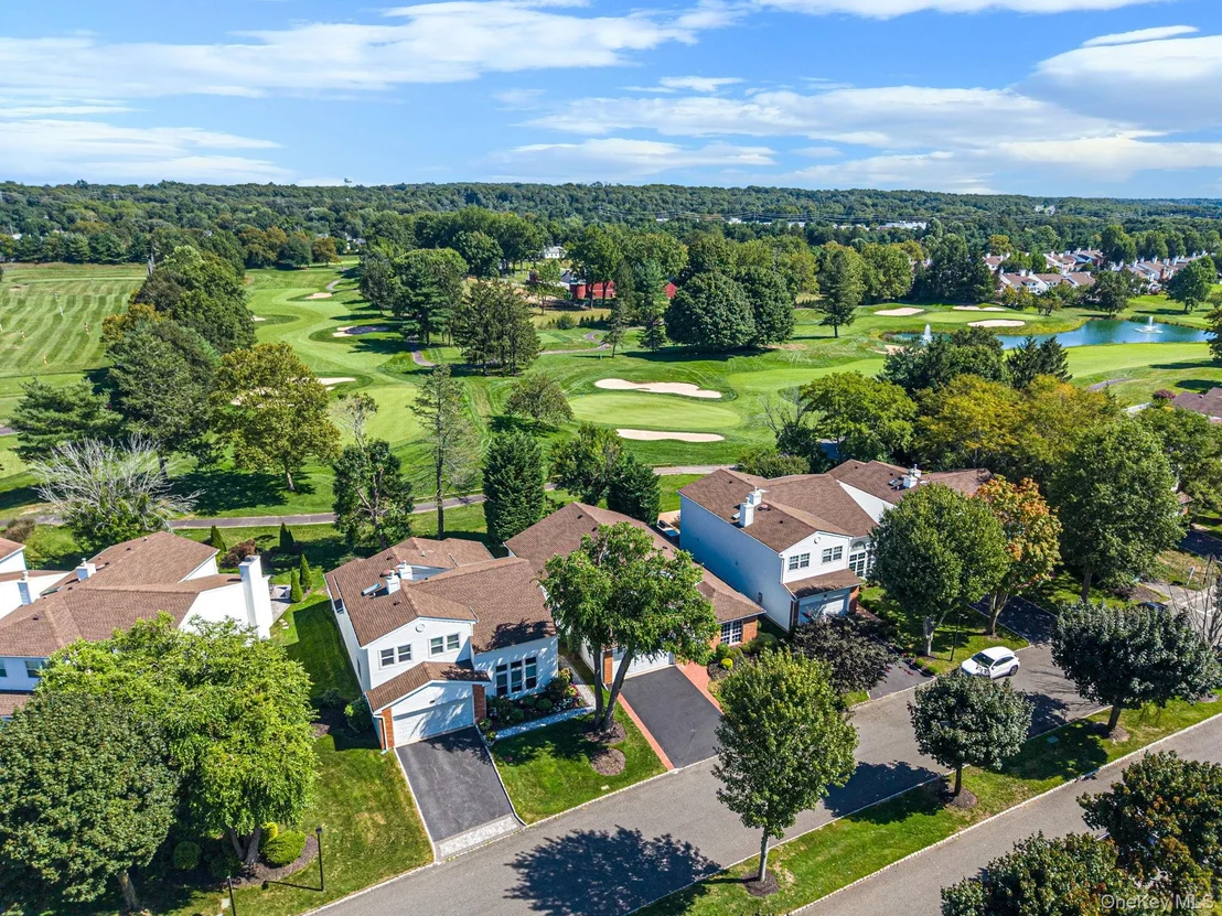 Photo of 6 Hamlet Drive