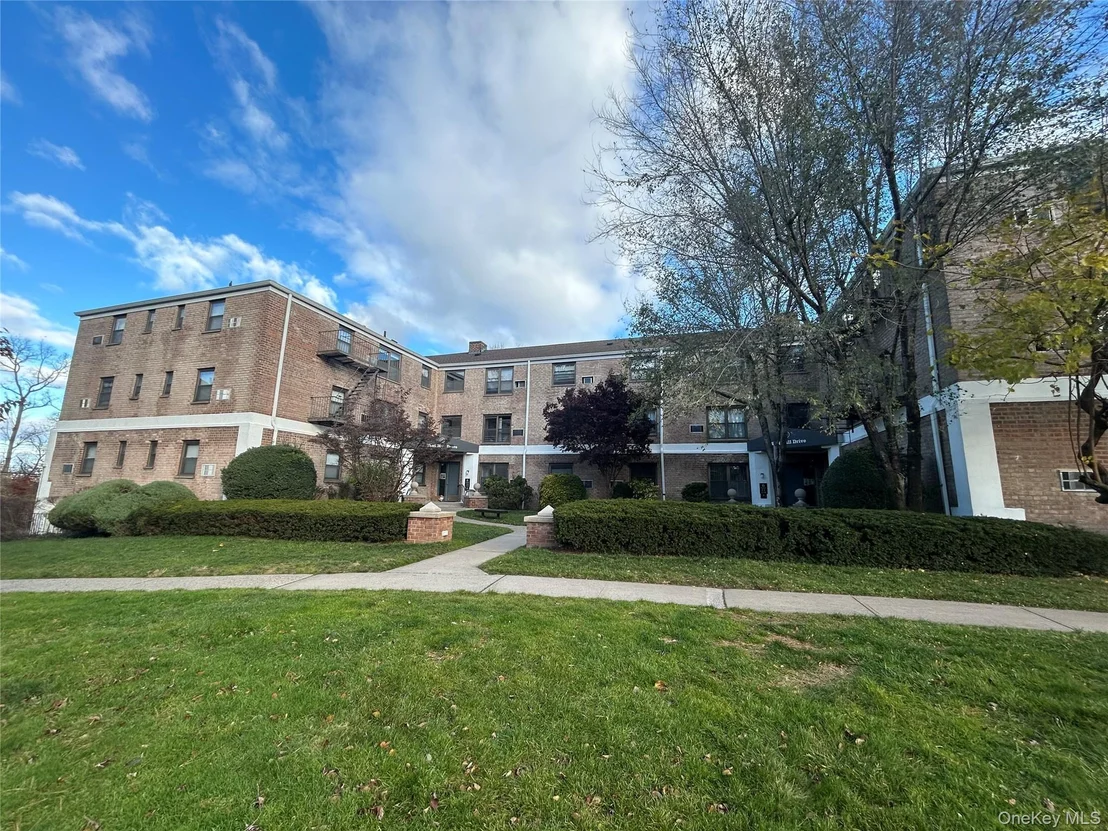 Photo of Unit 2D at 6 West Mill Drive