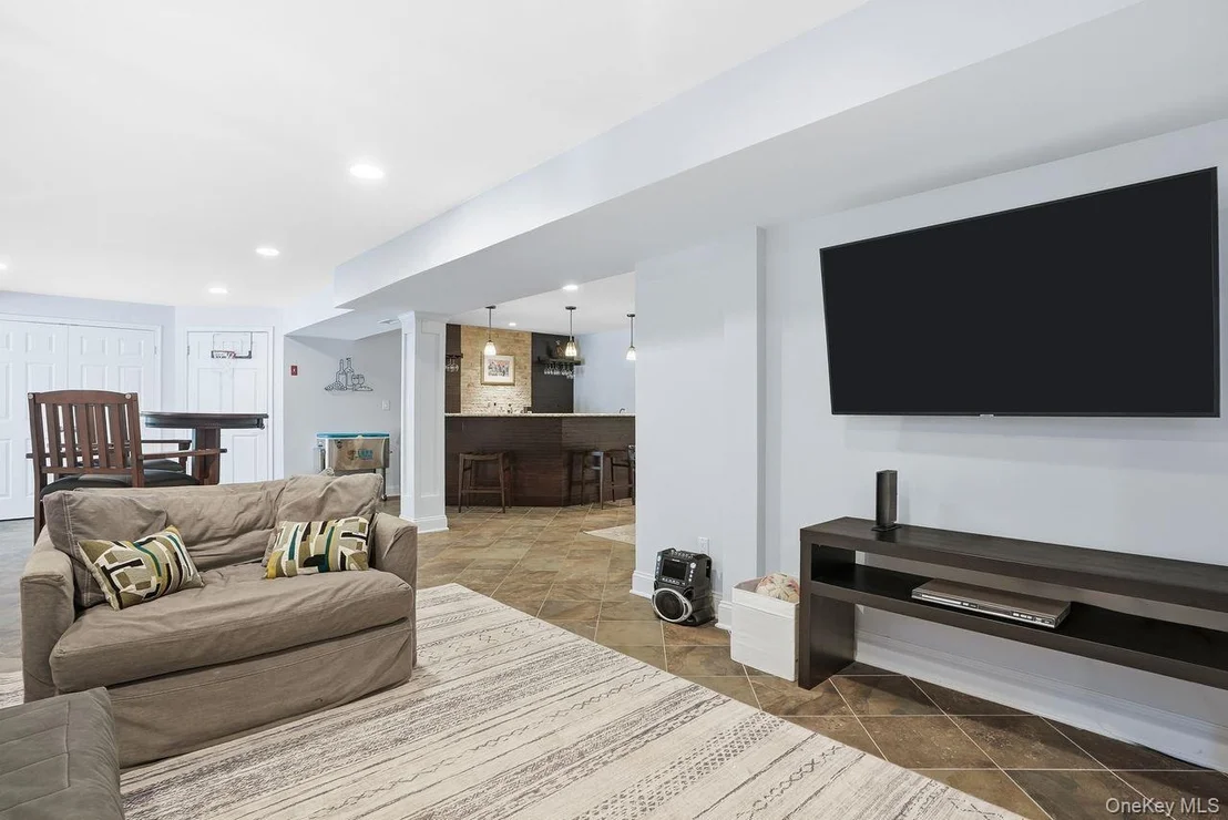 Photo of 882 Kipling Drive