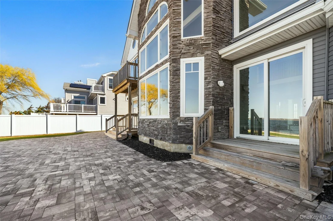 Photo of 72 Grandview Drive