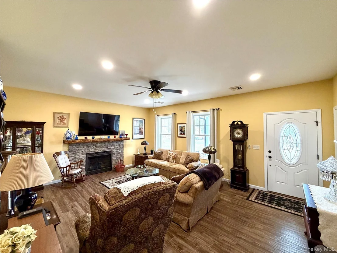 Photo of 155 Willow Tree Road