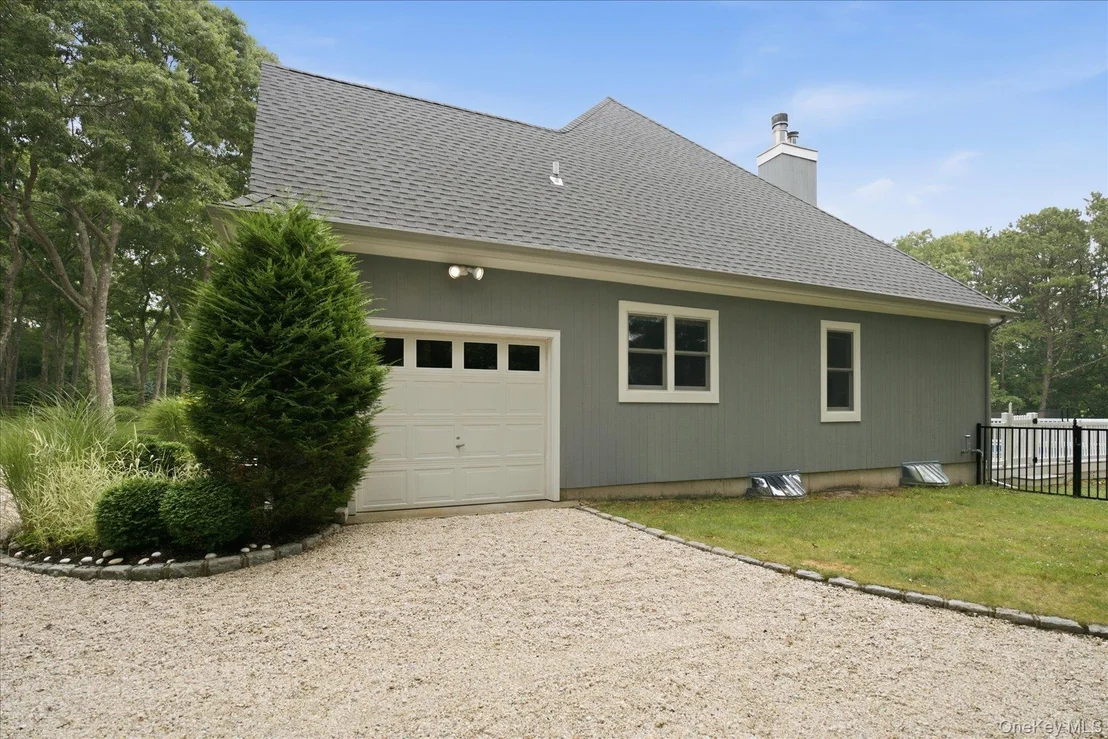 Photo of 90 Lakeside Lane