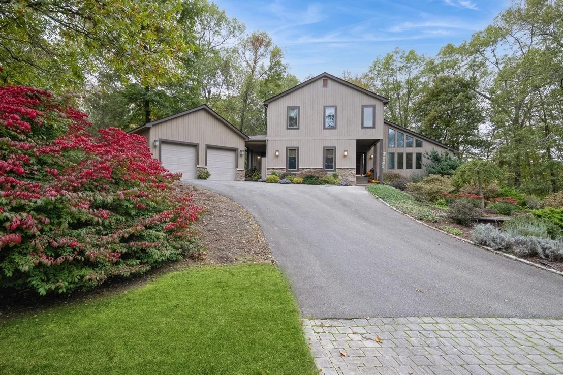 Photo of 14 Stonehedge Drive