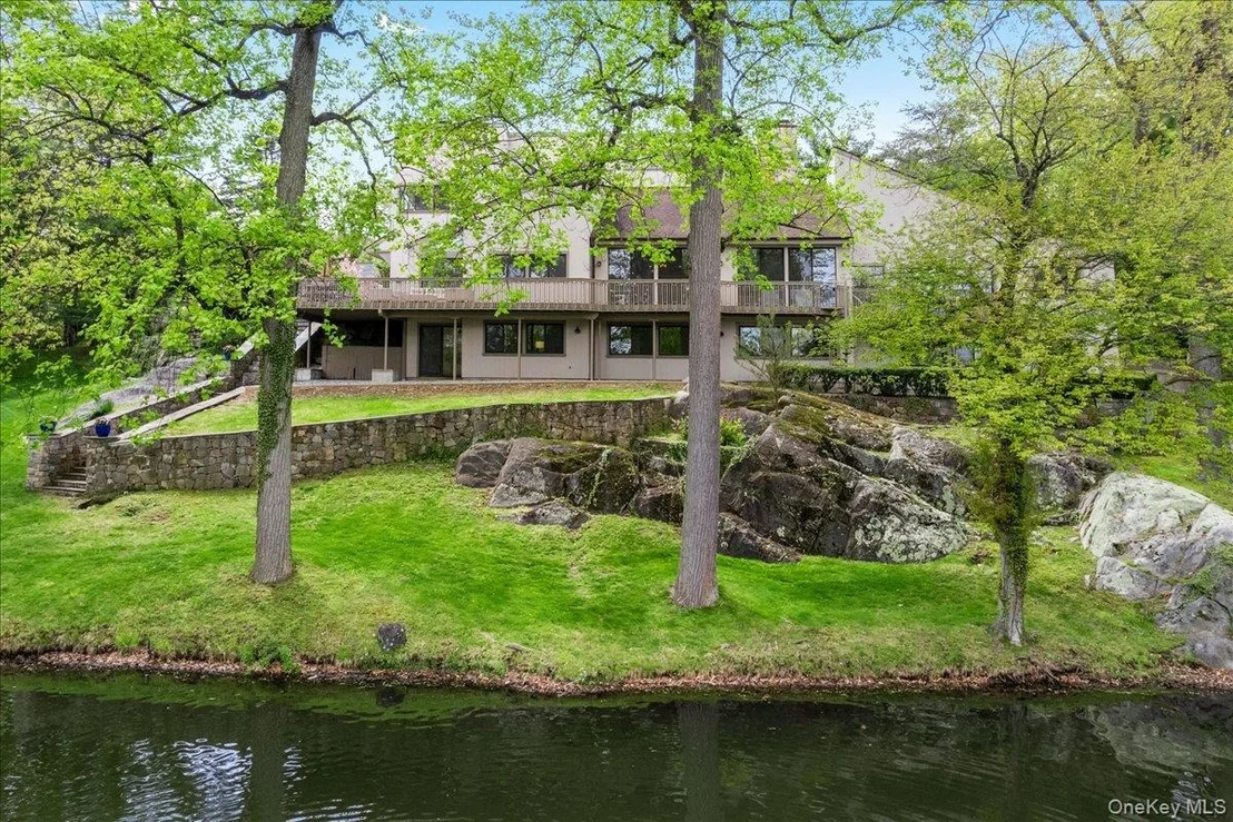 Photo of 3 Lakeside Drive