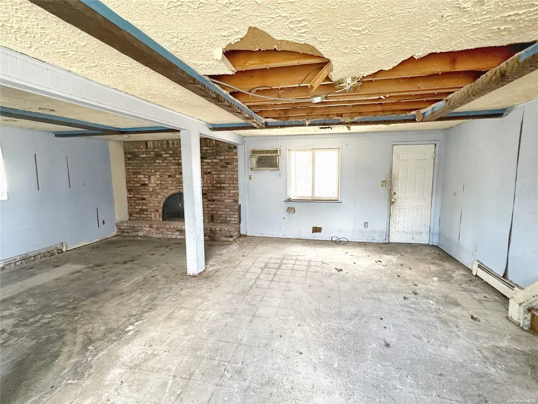 Photo of 158 Root Avenue
