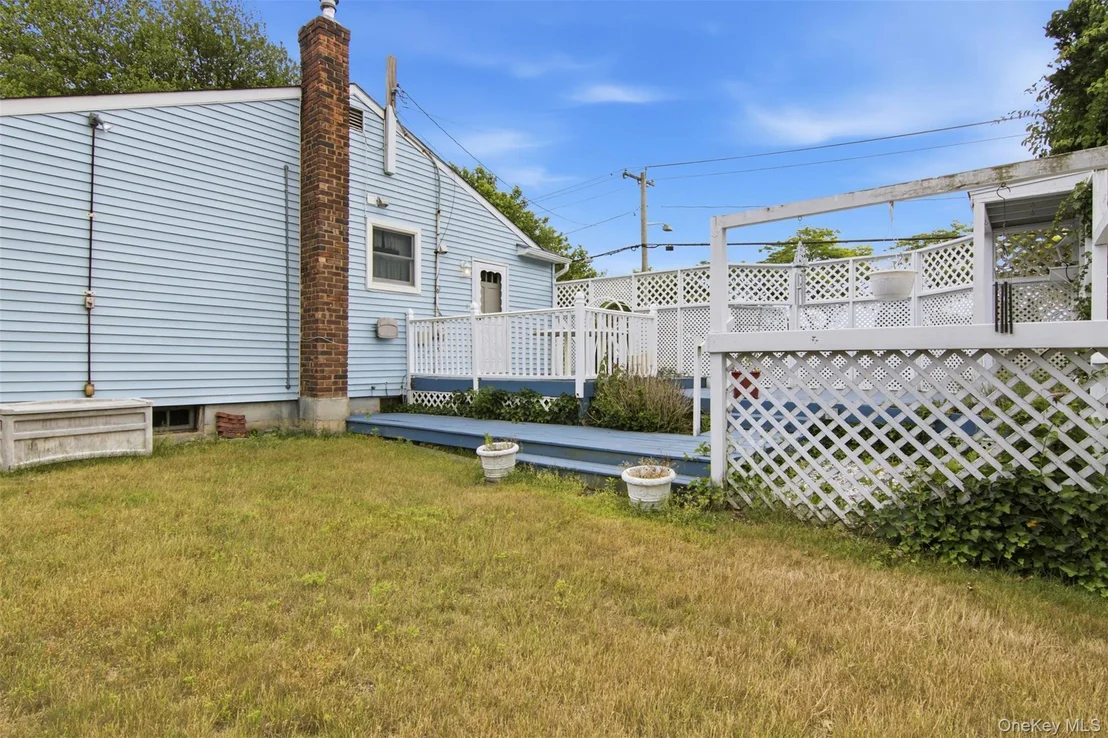 Photo of 163 Islip Boulevard