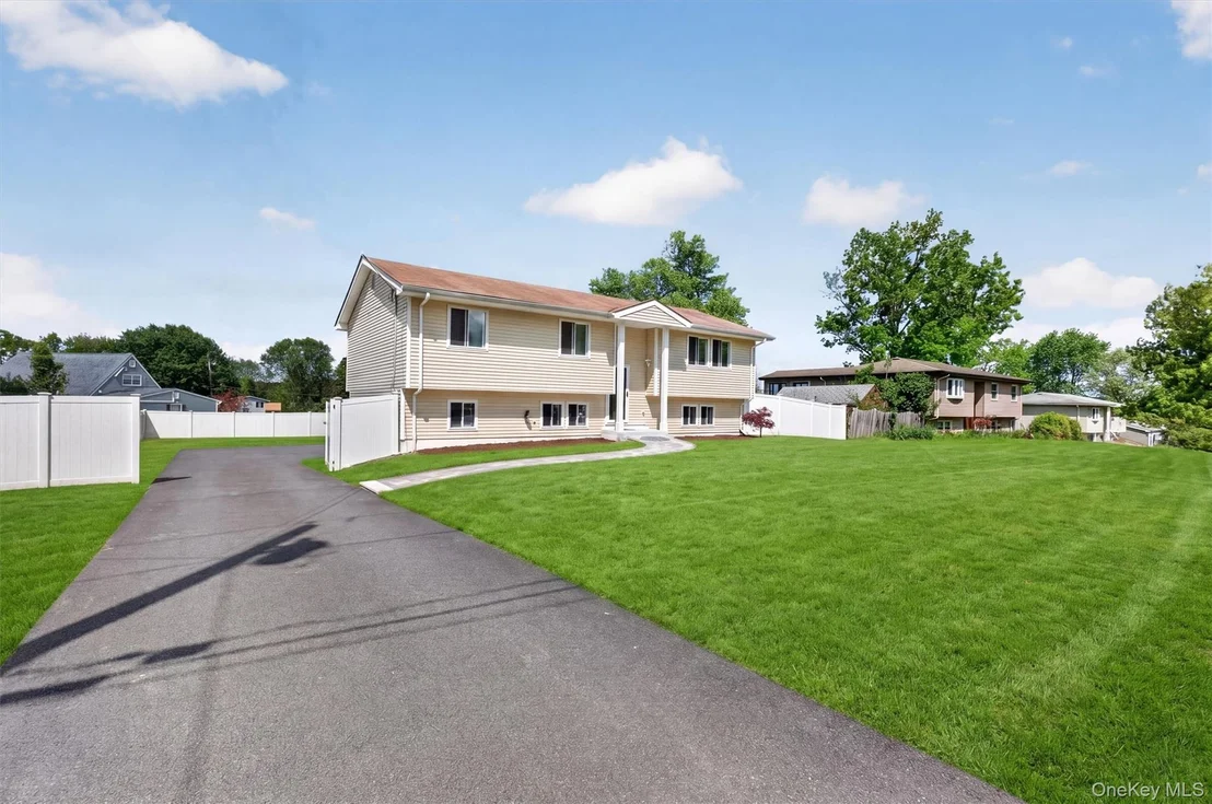 Photo of 10 Tanglewood Drive