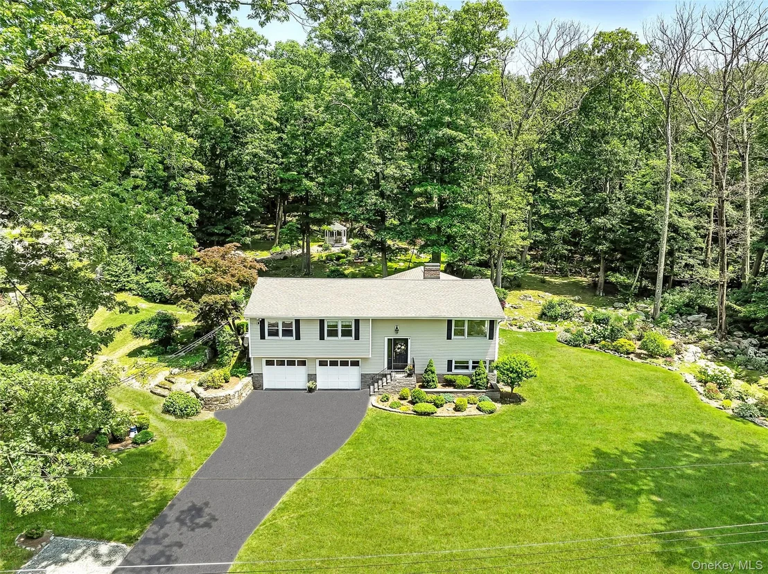 Photo of 69 Clove Brook Drive