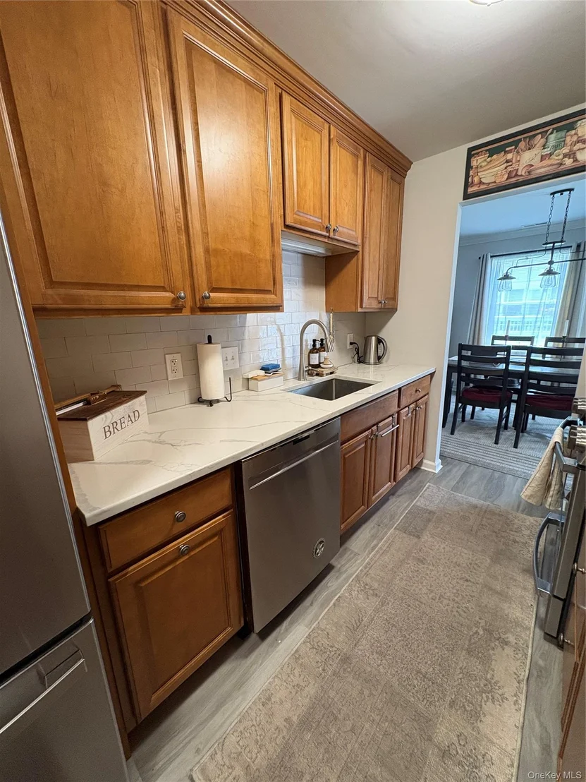 Photo of Unit E at 600 Commons Way