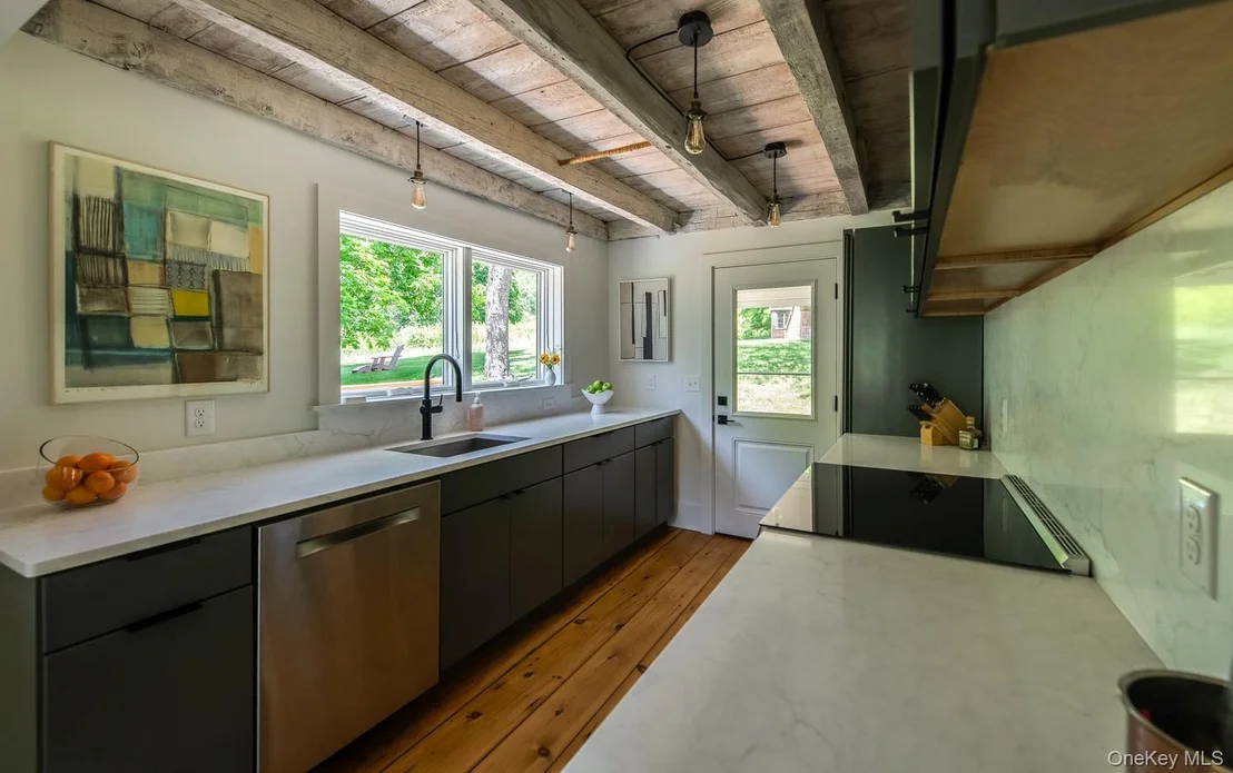 Photo of 275 Pitts Road