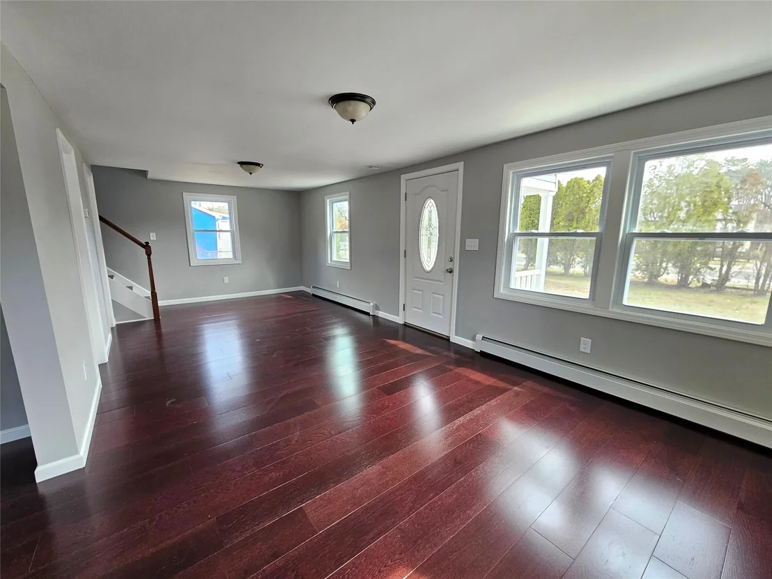Photo of 71 Ludlam Avenue