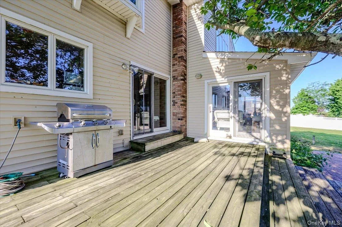 Photo of 330 Harbor Drive