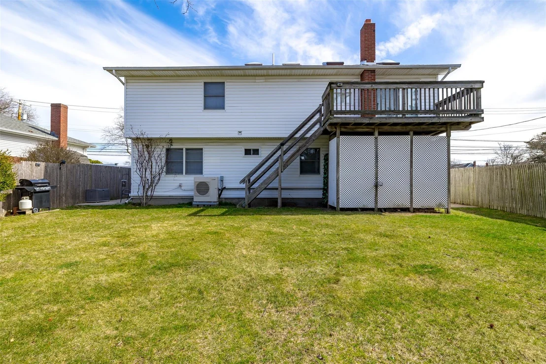 Photo of 334 Granada Parkway