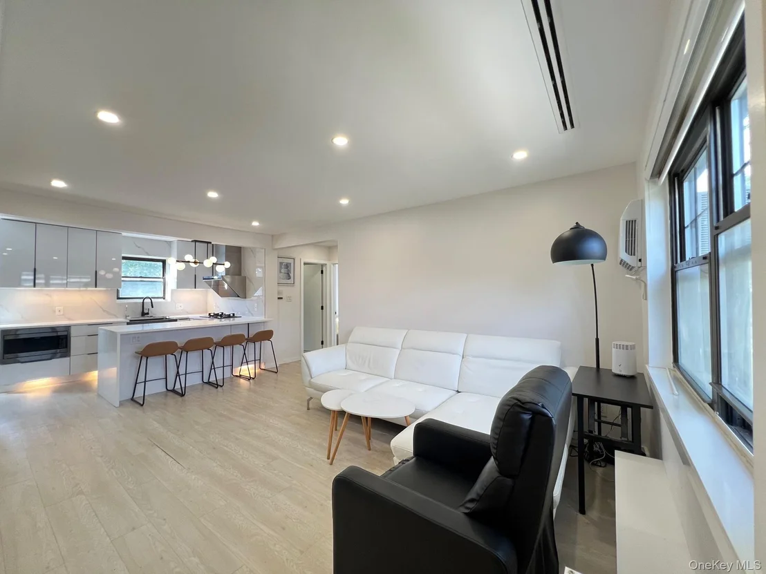 Photo of Unit B at 13707 68th Drive