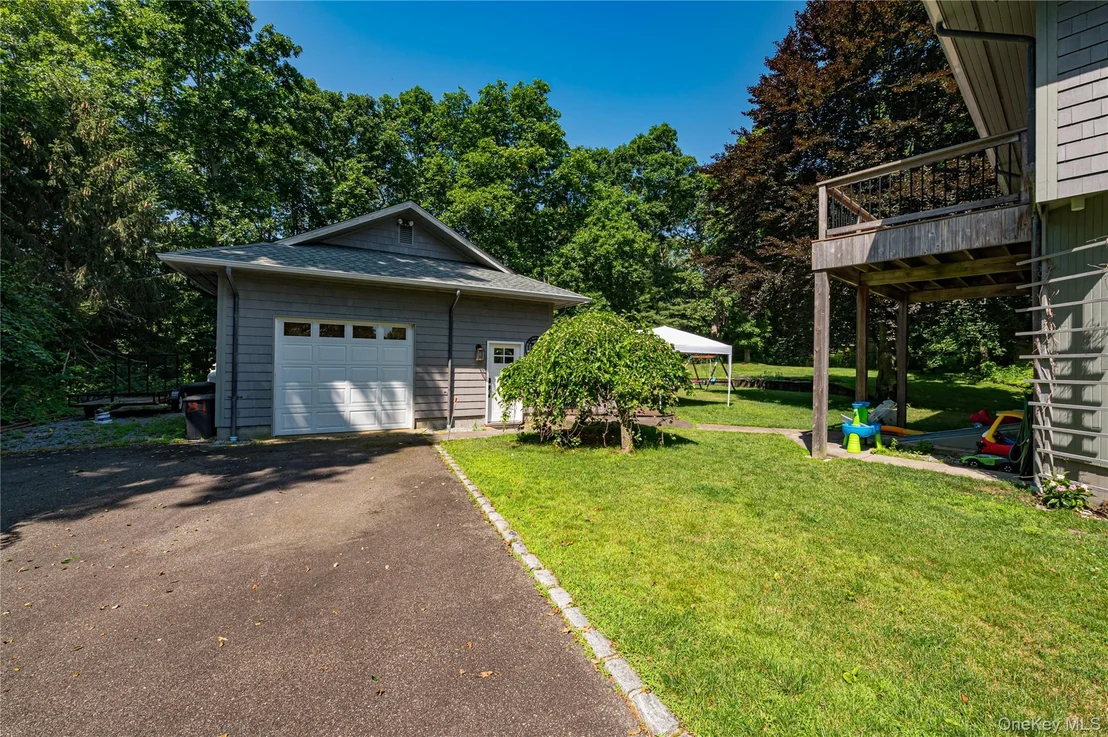 Photo of 81 Manor Lane