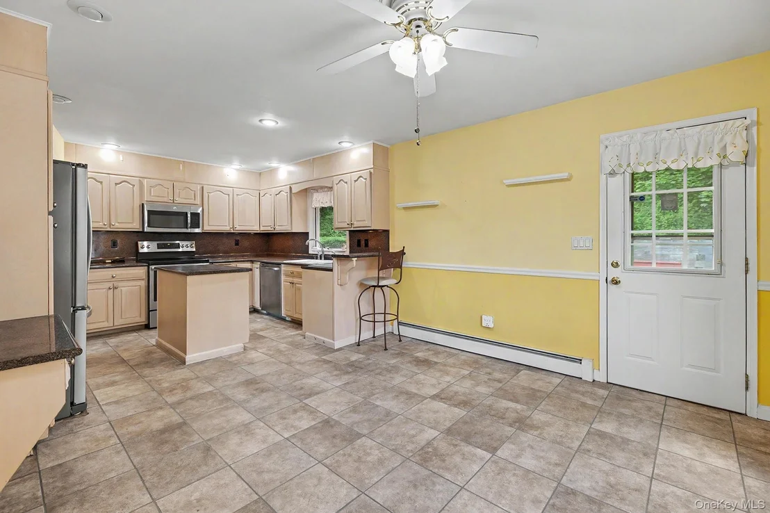 Photo of 5 Meadowbrook Drive