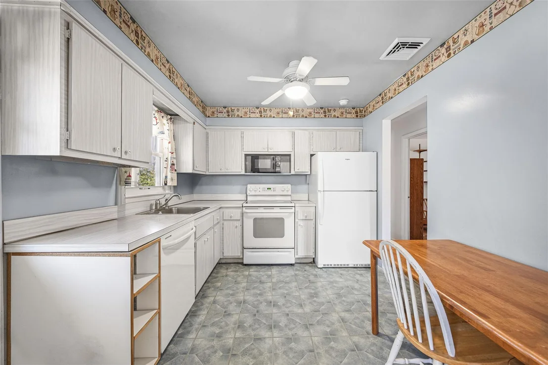 Photo of 77 Fairway Avenue