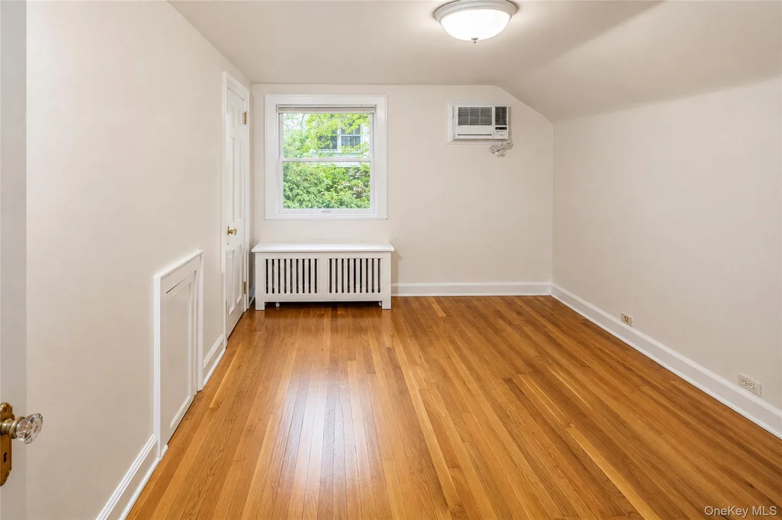 Photo of 190 Douglas Place