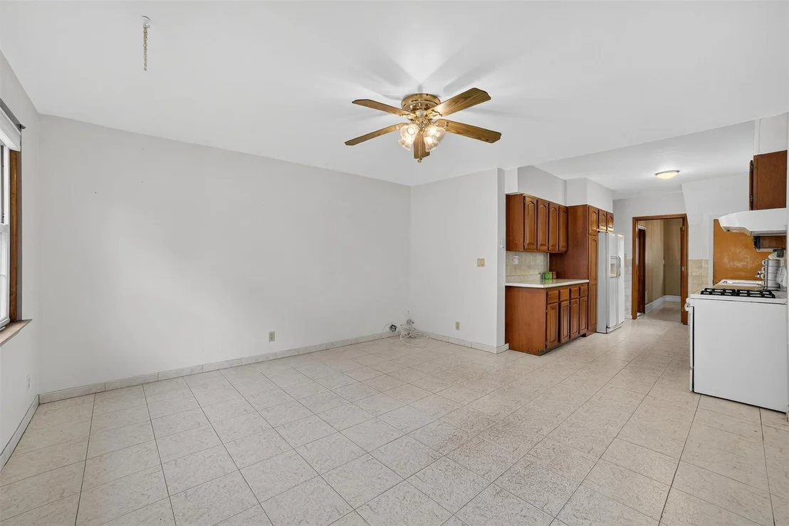Photo of 31 Maple Avenue