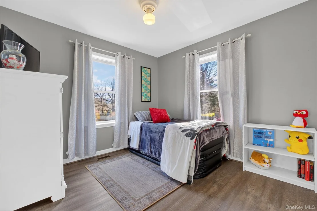 Photo of 387 Cornwall Hill Road