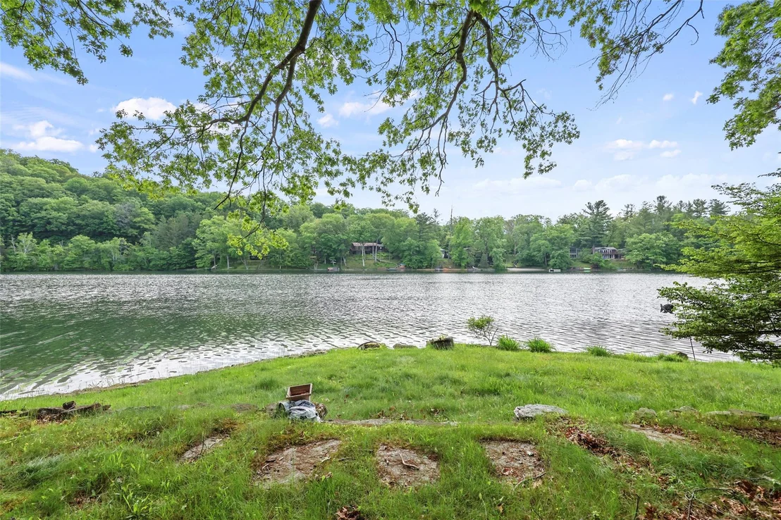 Photo of 1122 Lake View Road
