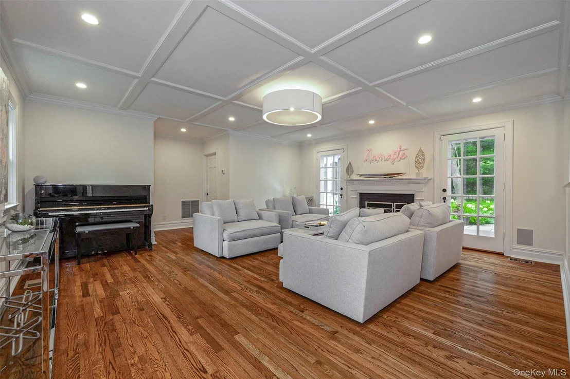 Photo of 18 Lakeside Drive