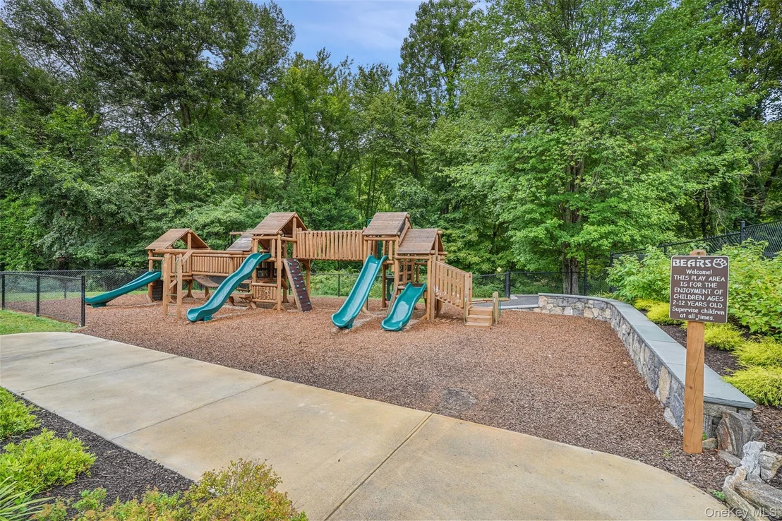 Photo of 152 Arbor Crest