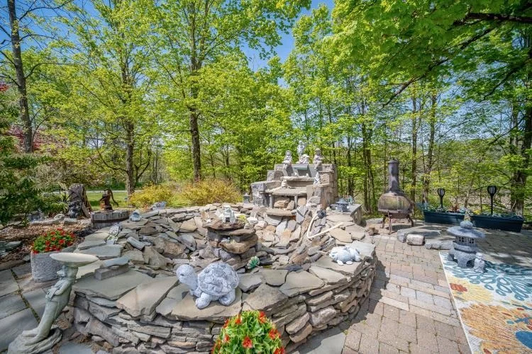 Photo of 559 Noxon Road