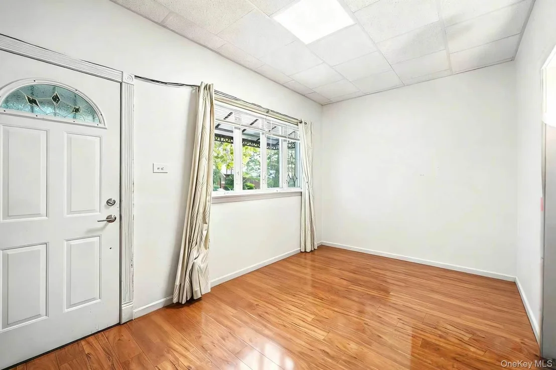 Photo of 6016 69th Lane