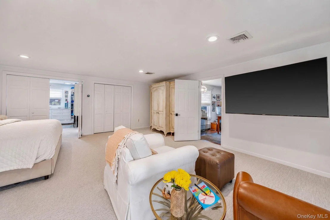 Photo of 312 Riverside Drive