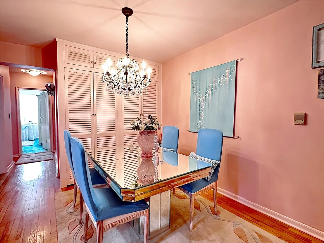Photo of Unit 3F at 247 Parkview Avenue