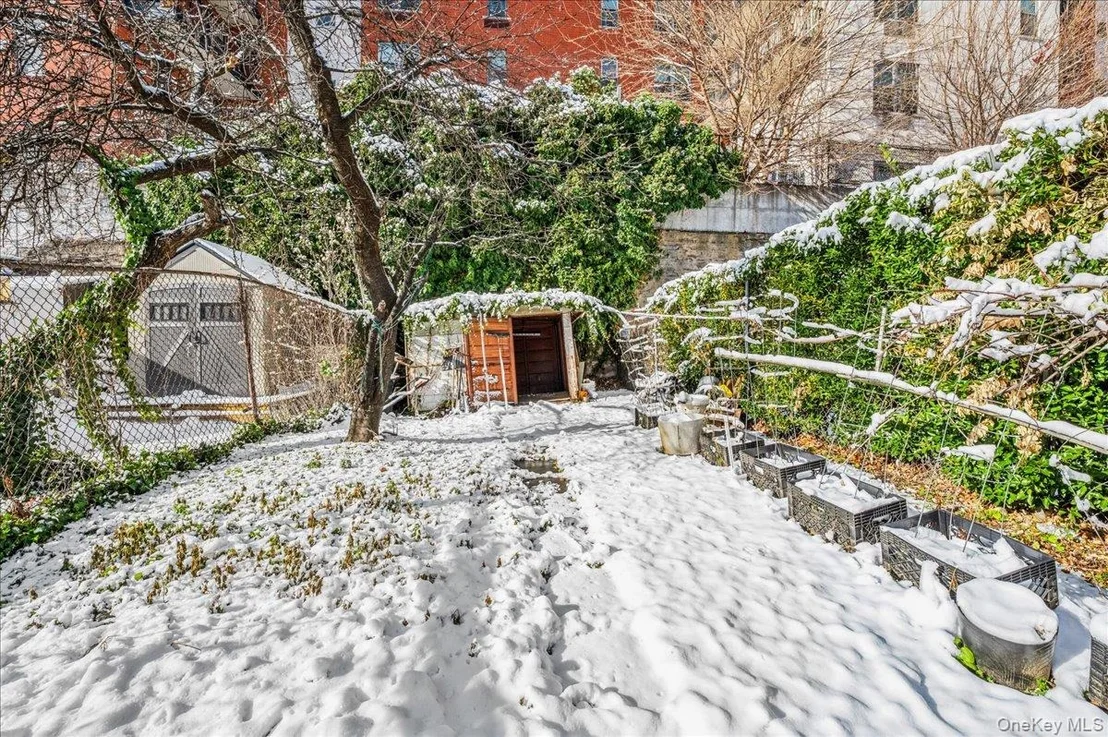 Photo of 1361 Intervale Avenue