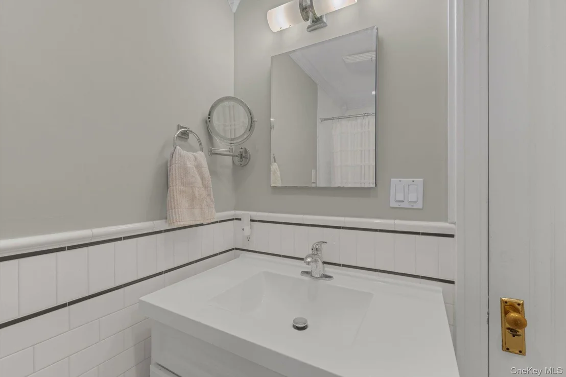 Photo of 21 Hampton Avenue