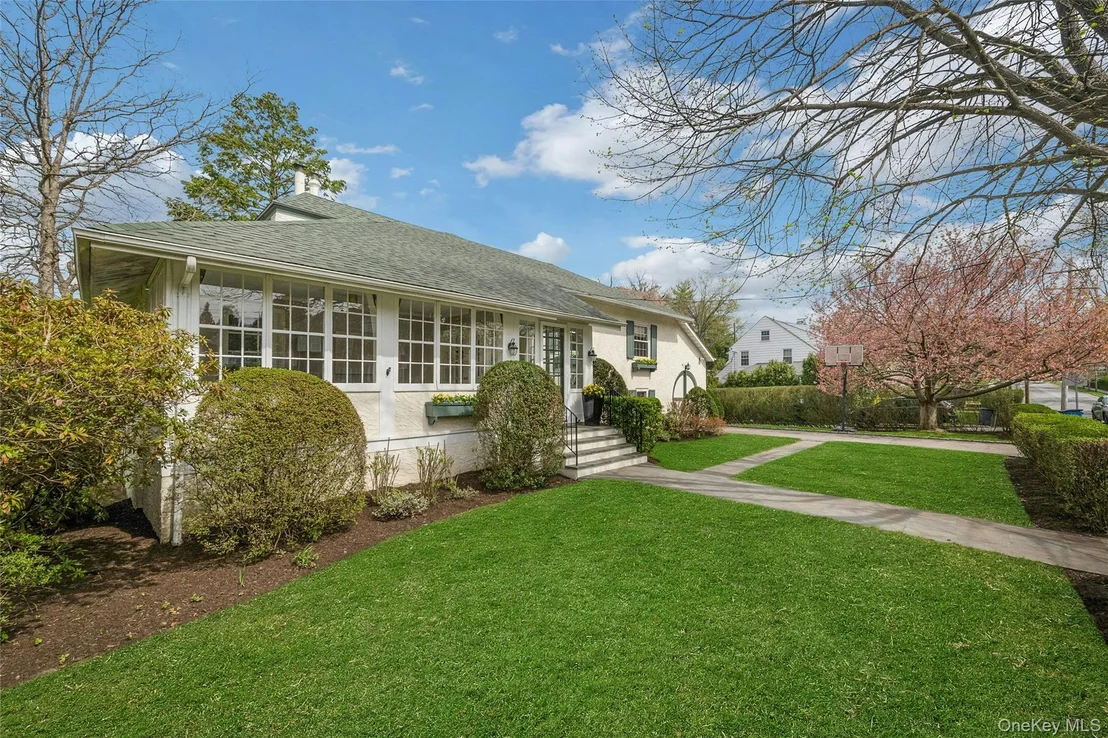 Photo of 5 Witherbee Avenue
