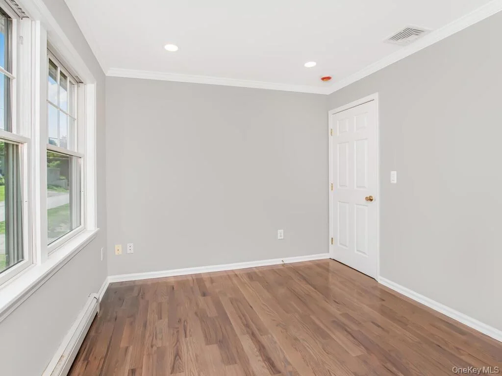 Photo of 237 Brady Avenue