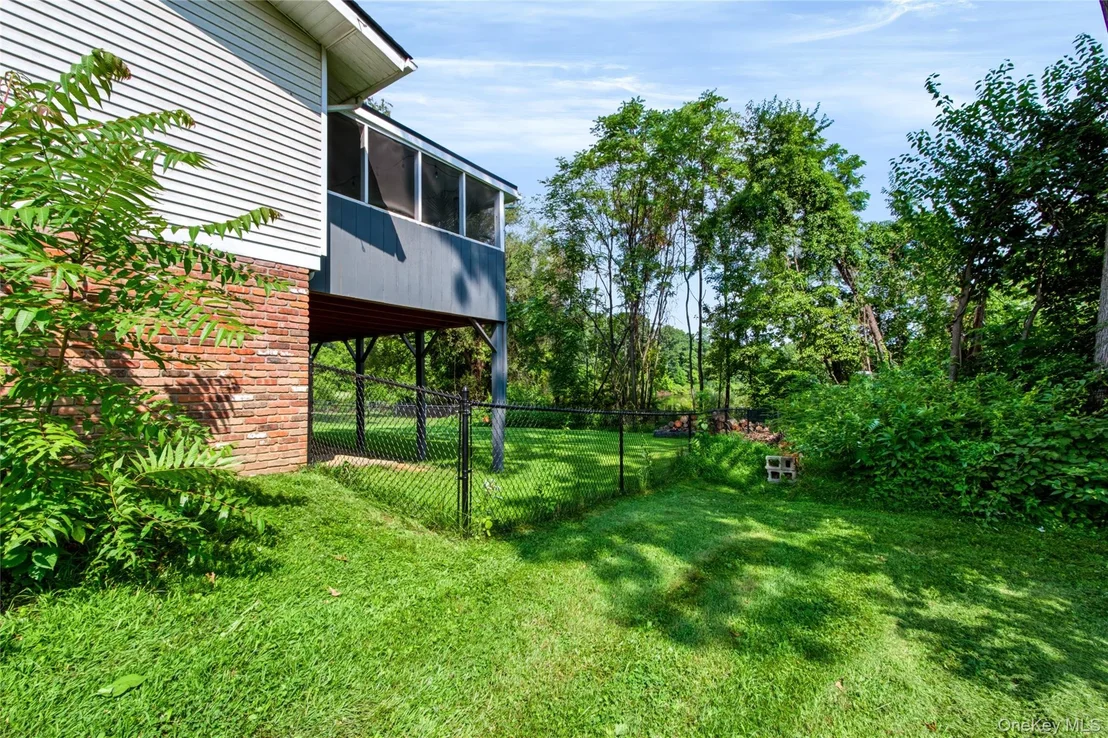 Photo of 20 Seneca Lane