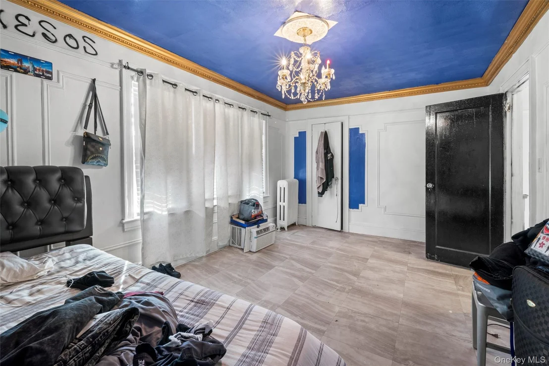 Photo of 871 Linden Boulevard