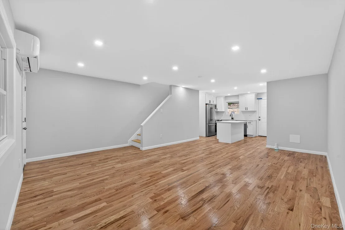 Photo of 592 Powell Street