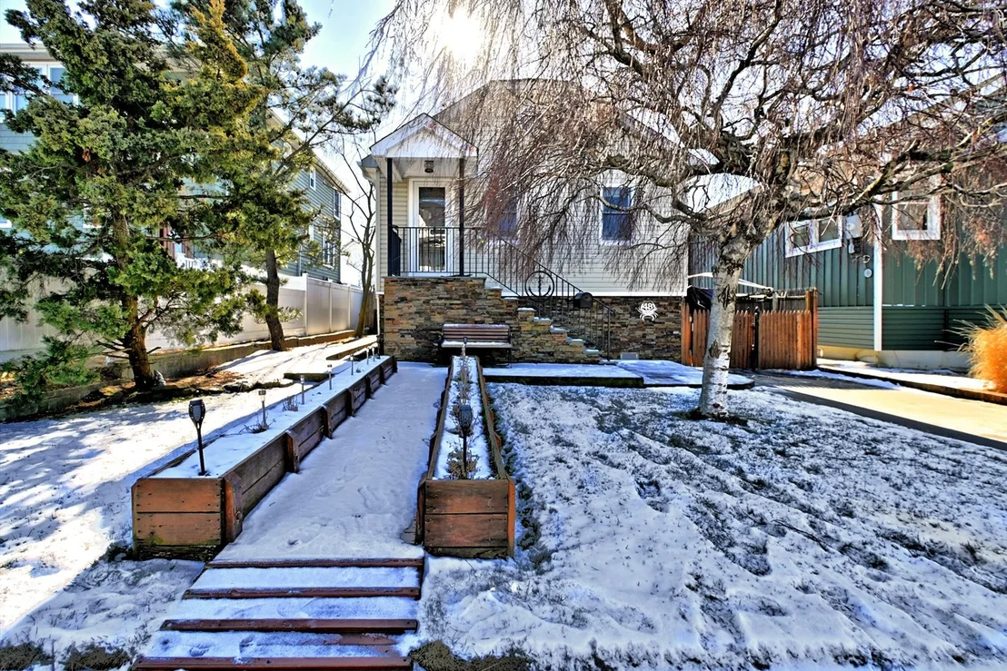 Photo of 48 Pershing Avenue