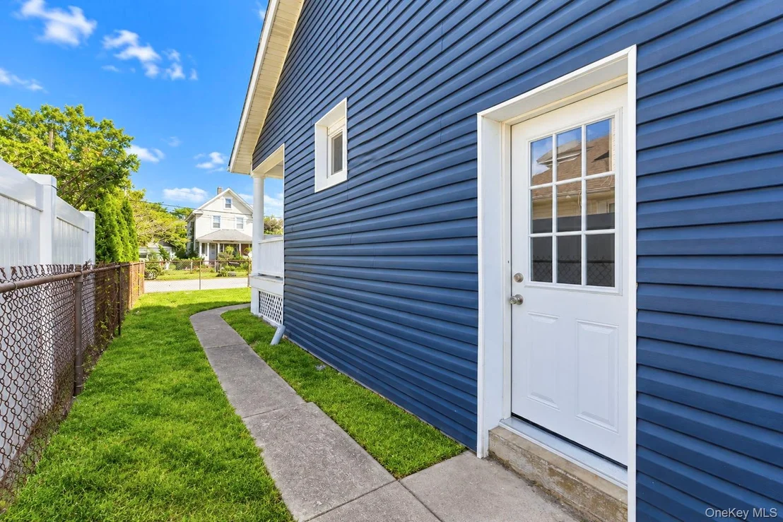 Photo of 8 Burchell Boulevard