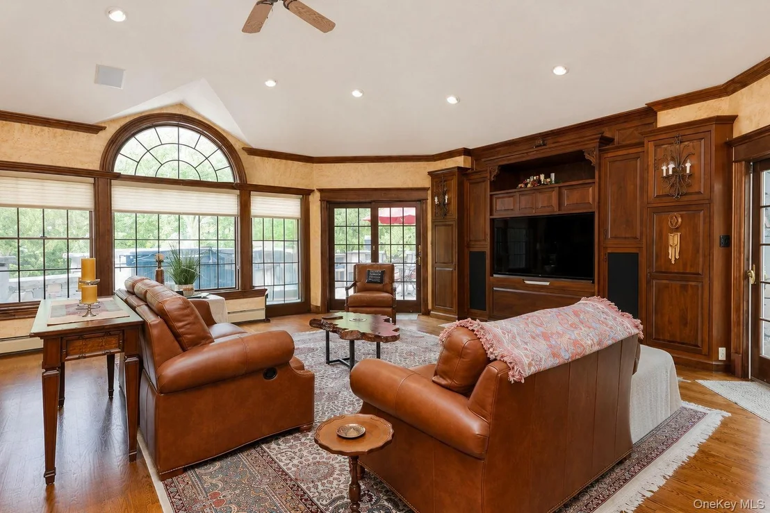 Photo of 10 Sutherland Drive