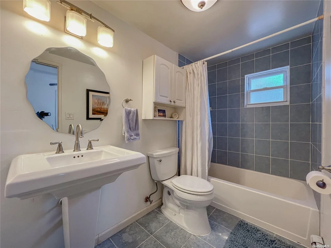 Photo of 164 Wilson Boulevard