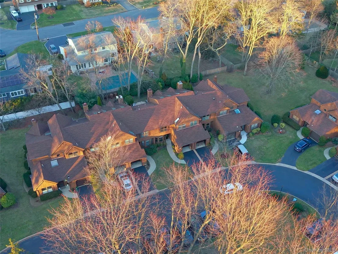 Photo of 17 Sutton Place