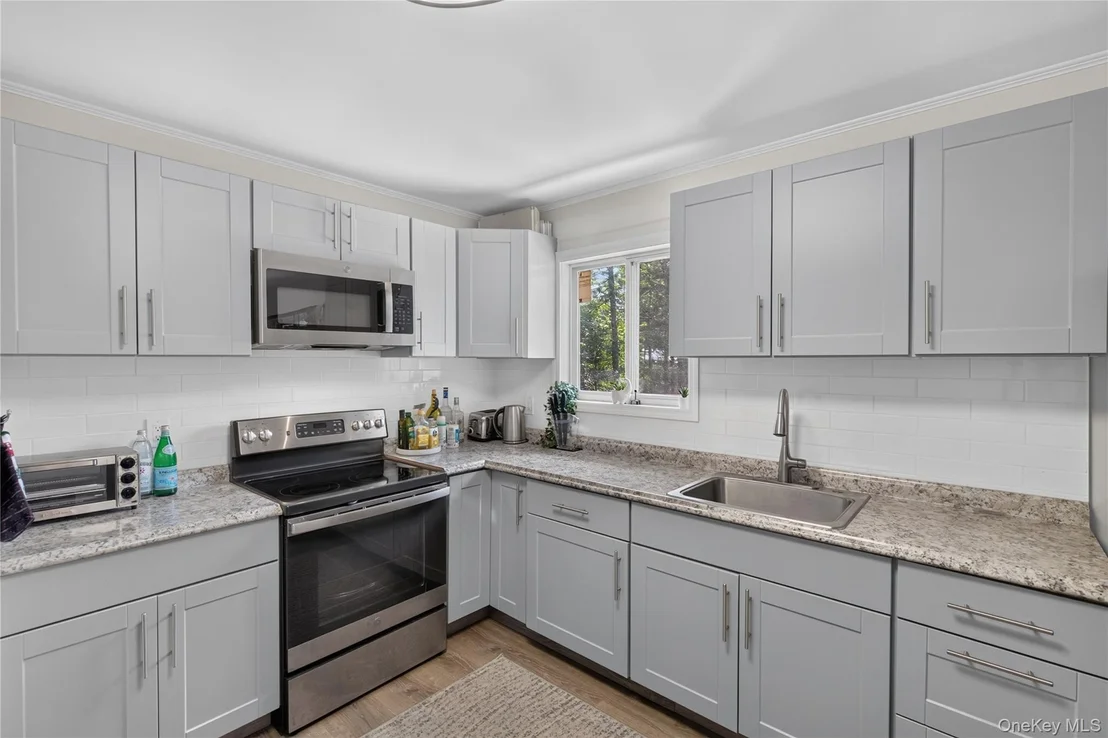 Photo of 108 Maplewood Avenue