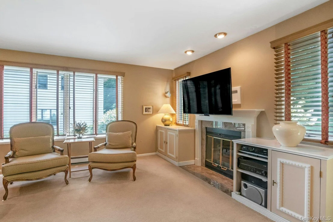 Photo of 35 Krystal Drive